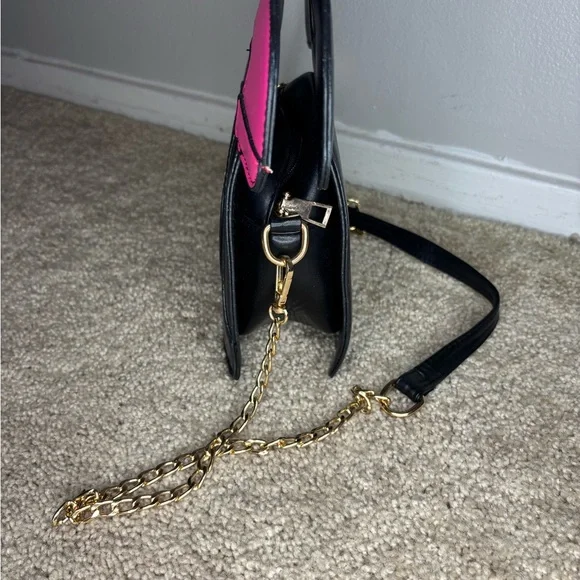 Retro Telephone Handbag with Pink and Gold Accents - Picture 5 of 6